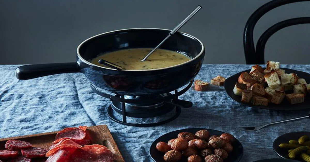 Staub Fondue Set - The Perfect Way To Show Off Your Culinary Skills! 2 staub fondue set